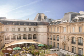 Crowne Plaza Paris République, an IHG Hotel
